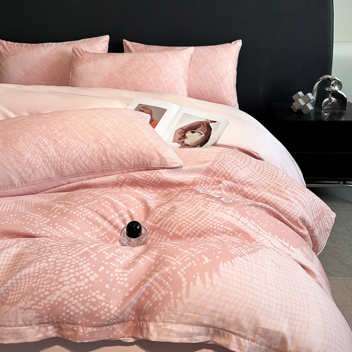 91家纺网 家纺一手货源 找家纺 （总）经年 2026春夏新款天丝数码印花四件套-凛风逸韵