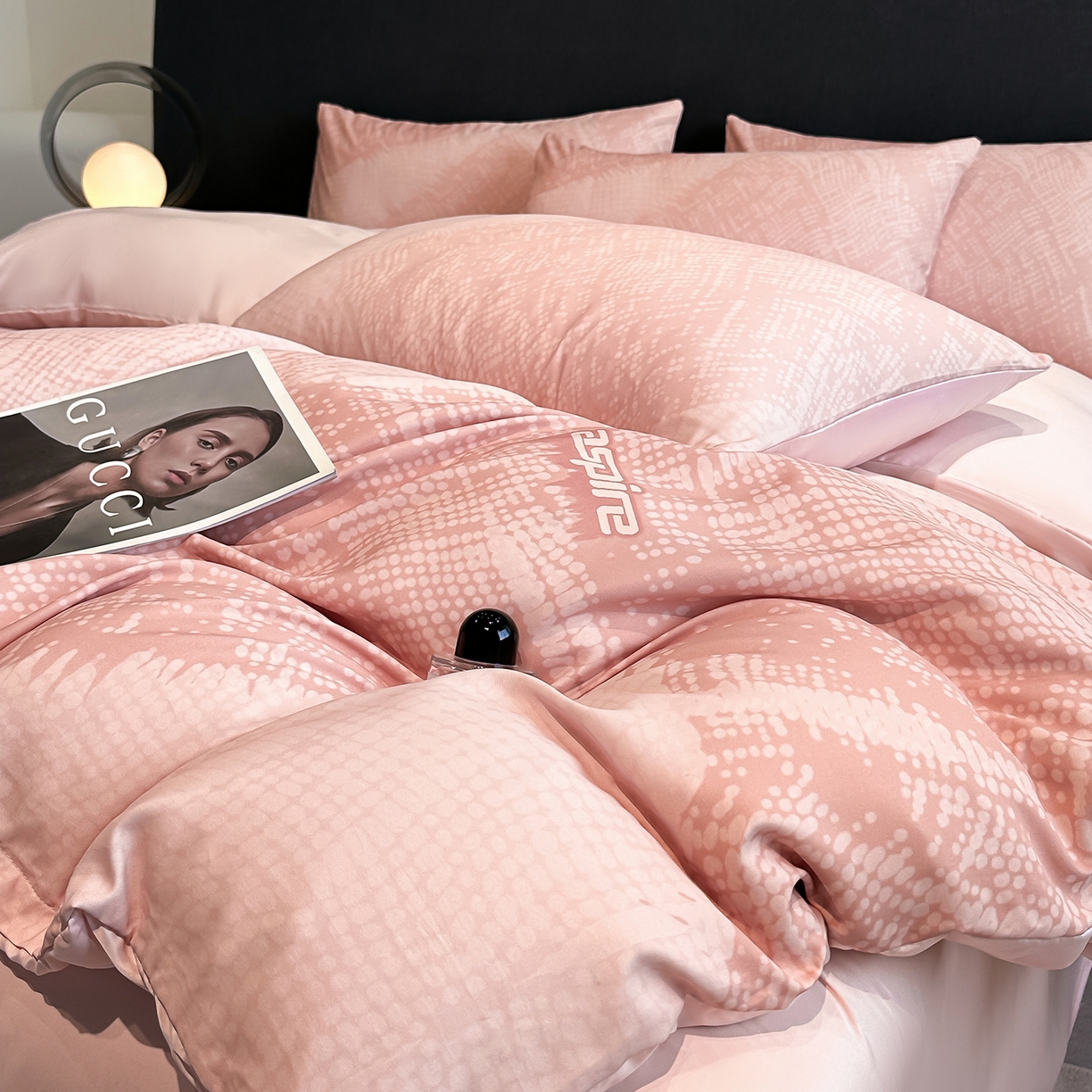 91家纺网 家纺一手货源 找家纺 （总）经年 2026春夏新款天丝数码印花四件套-凛风逸韵