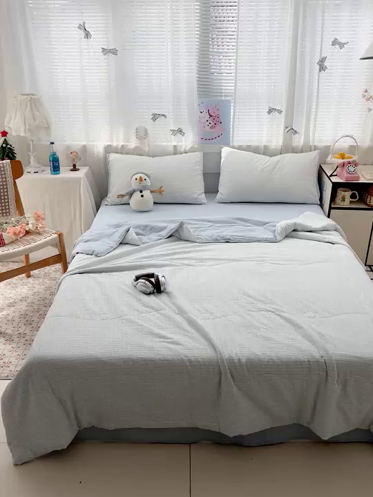 91家纺网 家纺一手货源 找家纺 王朝国际 2026新款A类彩竺棉印花夏被四件套 海盐甜心