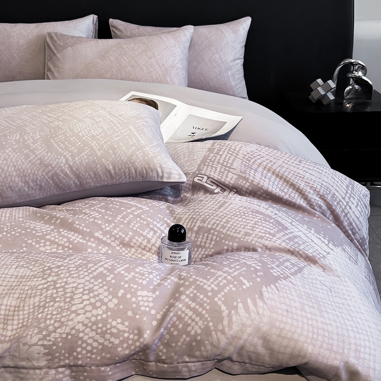 91家纺网 家纺一手货源 找家纺 经年 2026春夏新款天丝数码印花四件套-凛风逸韵 凛风逸韵-爵士灰