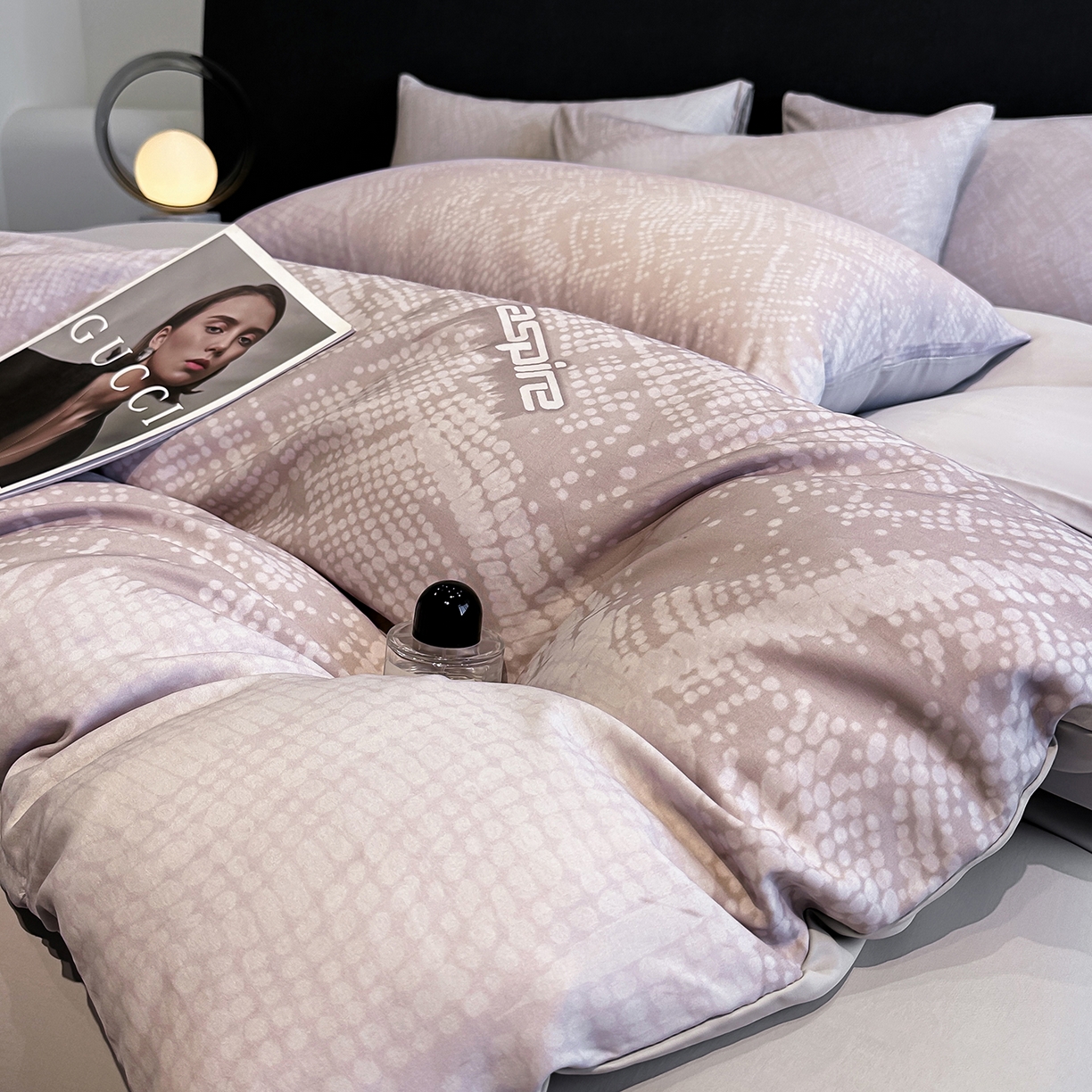 91家纺网 家纺一手货源 找家纺 经年 2026春夏新款天丝数码印花四件套-凛风逸韵 凛风逸韵-爵士灰