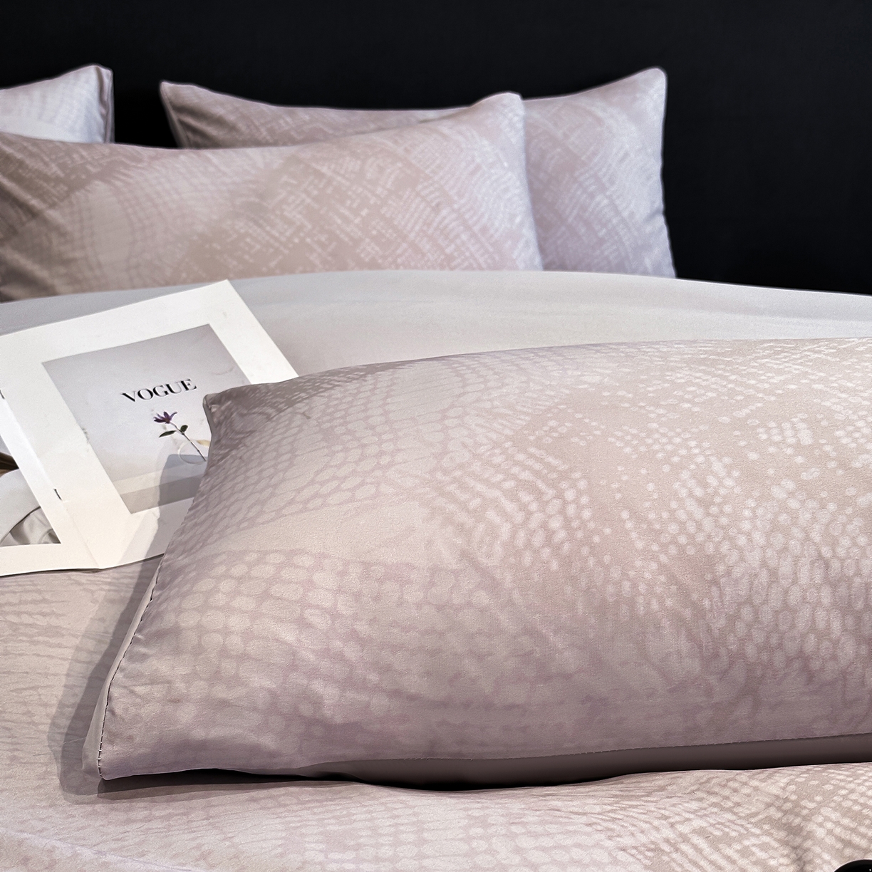 91家纺网 家纺一手货源 找家纺 经年 2026春夏新款天丝数码印花四件套-凛风逸韵 凛风逸韵-爵士灰