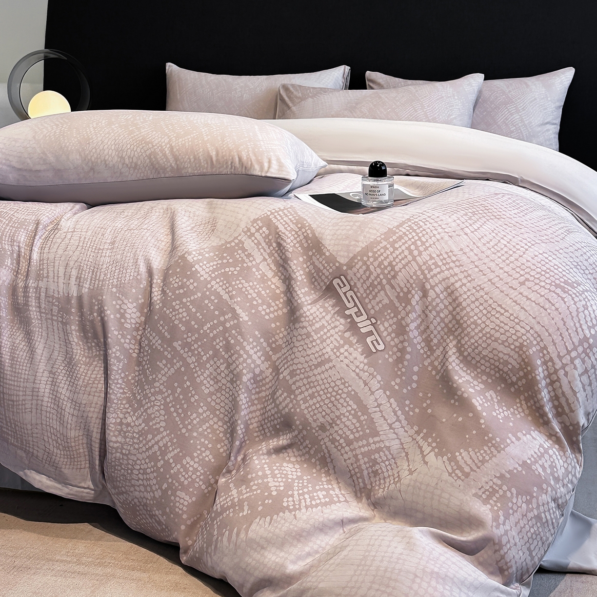 91家纺网 家纺一手货源 找家纺 经年 2026春夏新款天丝数码印花四件套-凛风逸韵 凛风逸韵-爵士灰