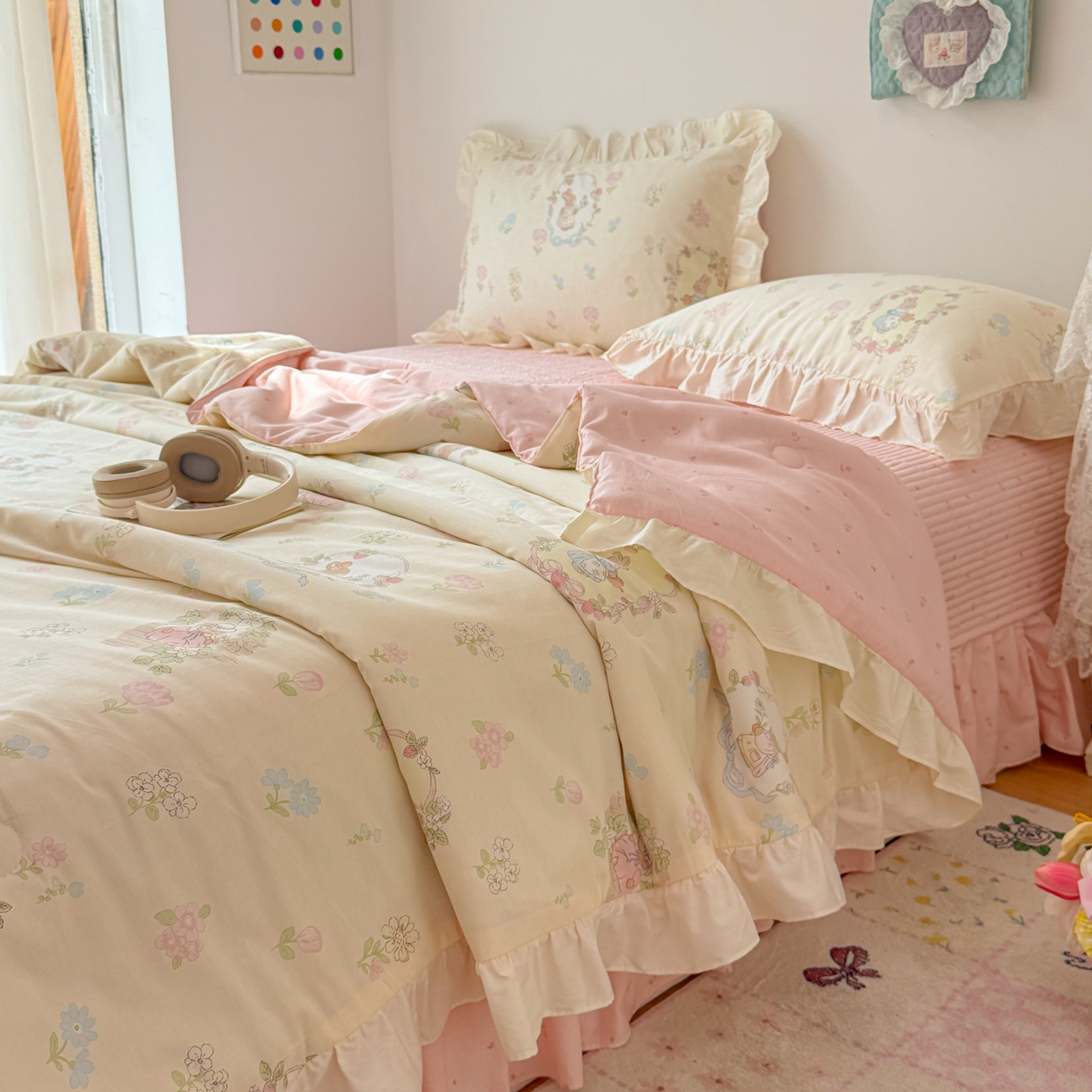 91家纺网 家纺一手货源 找家纺 女子家纺 2026新款全棉花边夏被全棉床盖夏被四件套 云间花信