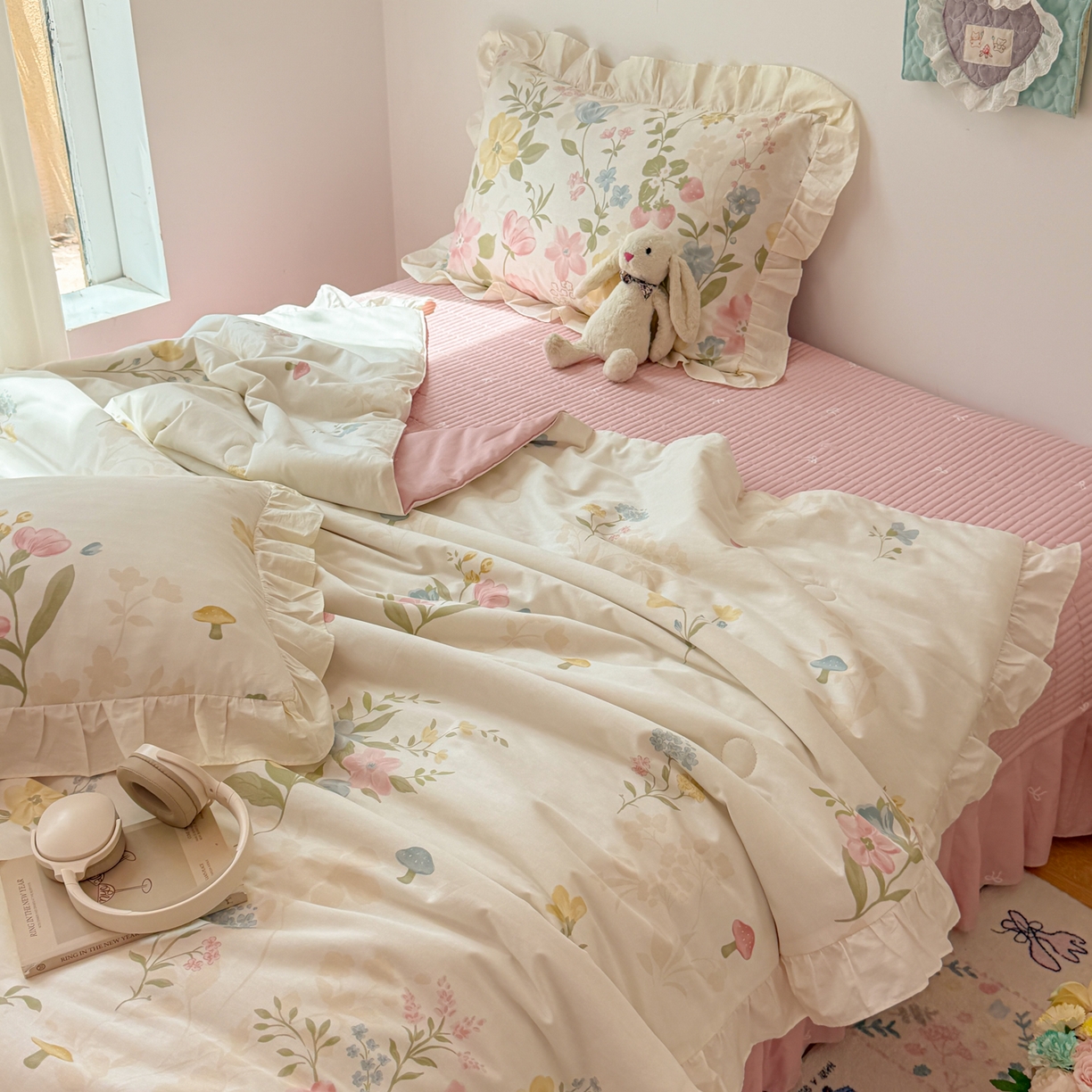 91家纺网 家纺一手货源 找家纺 女子家纺 2026新款全棉花边夏被全棉床盖夏被四件套 蕾丝花镜