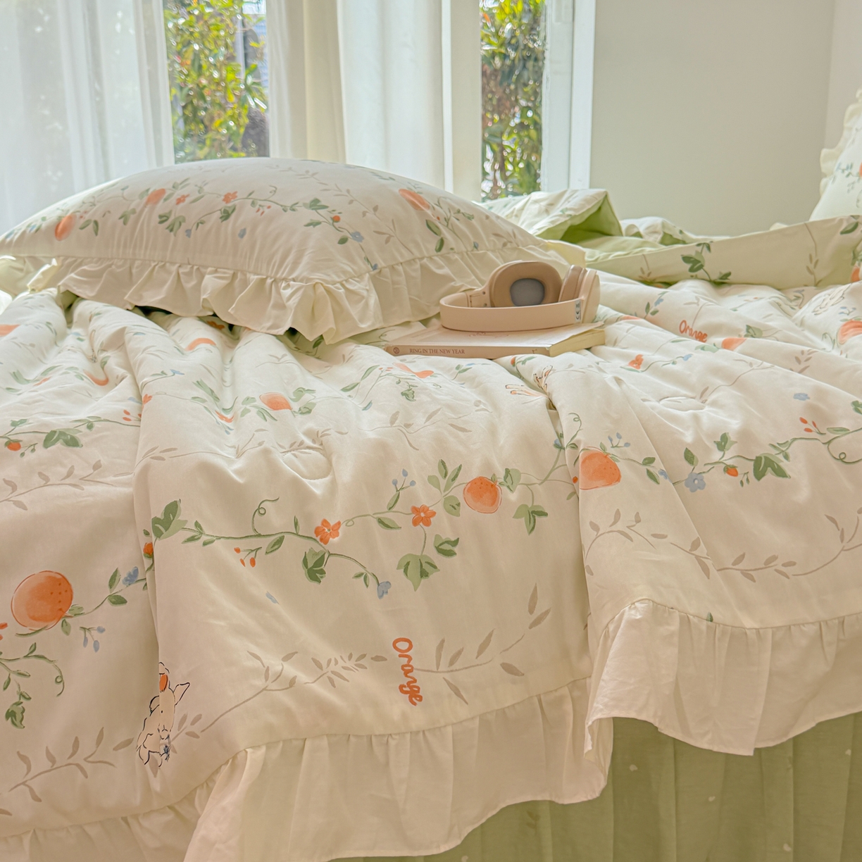 91家纺网 家纺一手货源 找家纺 女子家纺 2026新款全棉花边夏被全棉床盖夏被四件套 牵藤兔