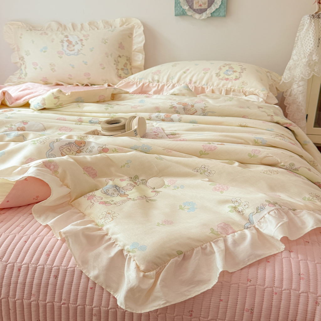 91家纺网 家纺一手货源 找家纺 女子家纺 2026新款全棉花边夏被全棉床盖夏被四件套 云间花信