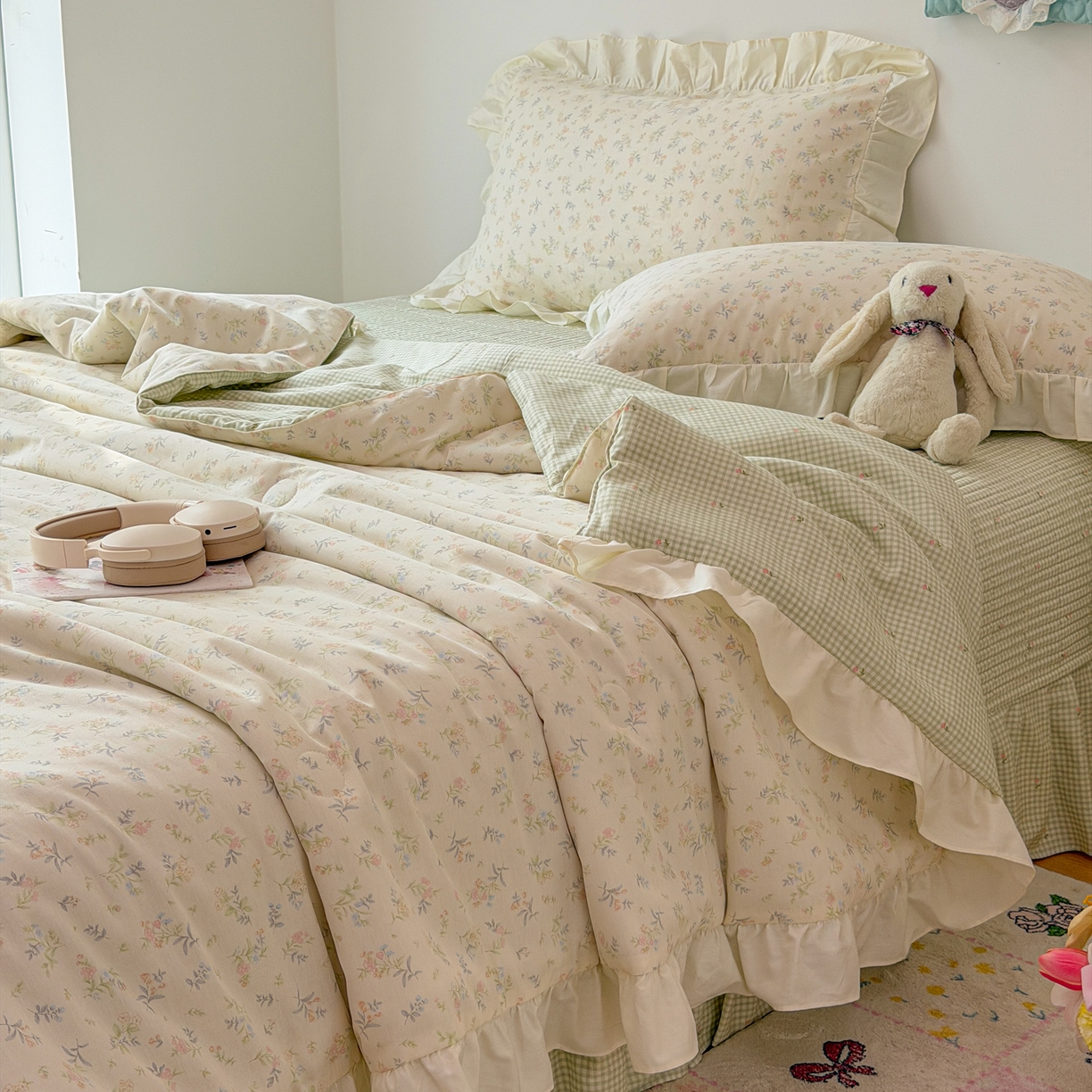 91家纺网 家纺一手货源 找家纺 女子家纺 2026新款全棉花边夏被全棉床盖夏被四件套 晚棠枝语