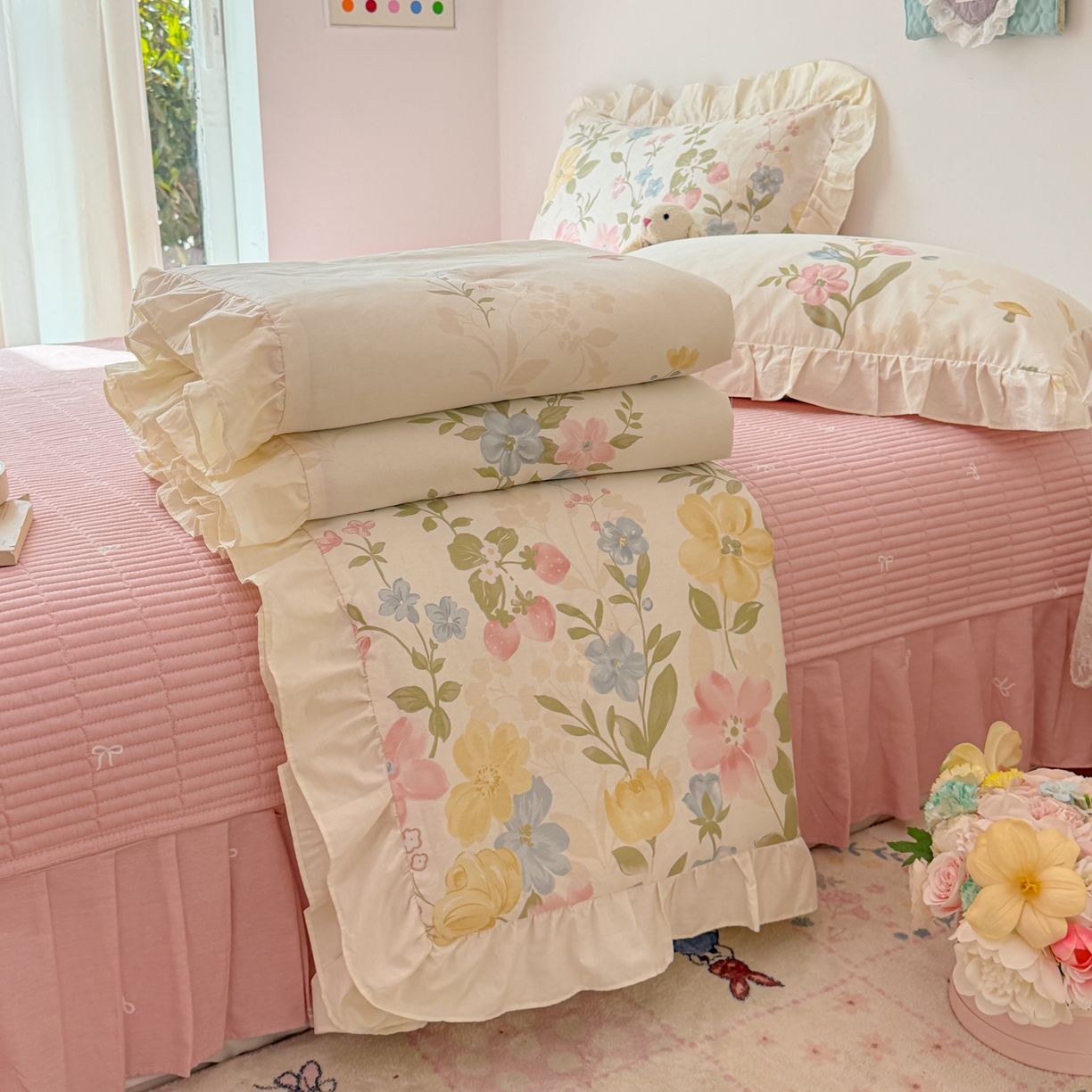 91家纺网 家纺一手货源 找家纺 女子家纺 2026新款全棉花边夏被全棉床盖夏被四件套 蕾丝花镜