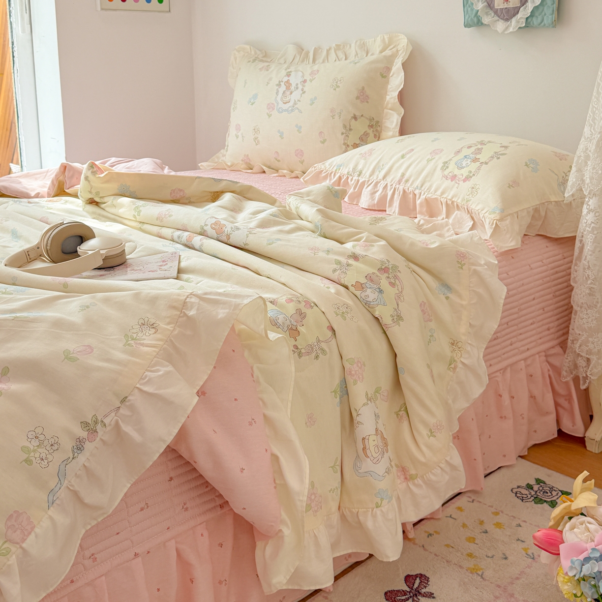 91家纺网 家纺一手货源 找家纺 女子家纺 2026新款全棉花边夏被全棉床盖夏被四件套 云间花信