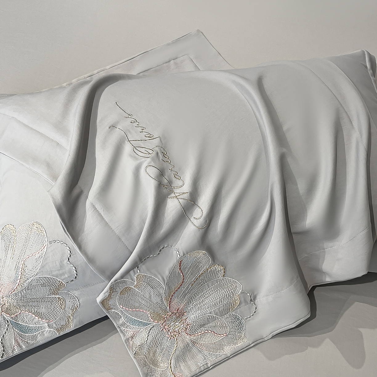 91家纺网 家纺一手货源 找家纺 经年 2026春夏新款天丝刺绣四件套-时光 时光-爵士灰