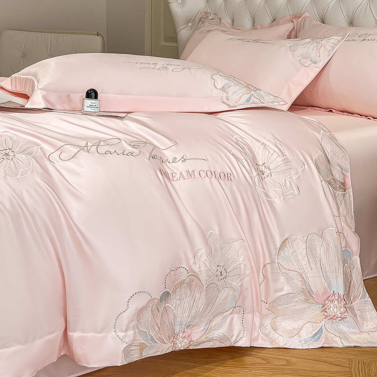 91家纺网 家纺一手货源 找家纺 经年 2026春夏新款天丝刺绣四件套-时光 时光-粉玉