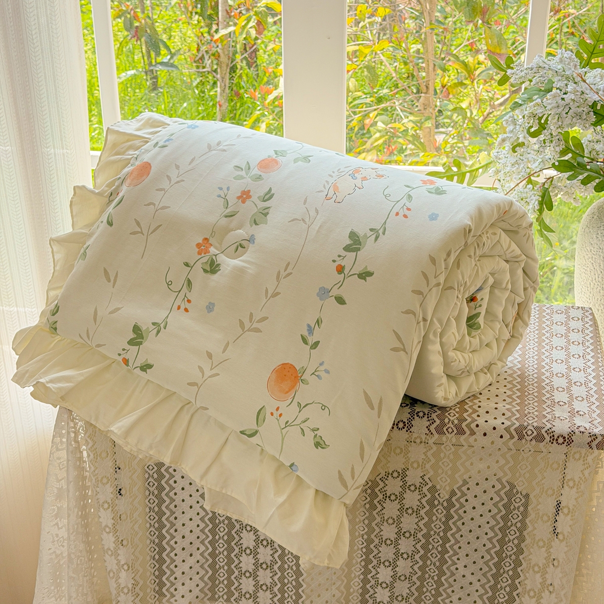 91家纺网 家纺一手货源 找家纺 女子家纺 2026新款全棉花边夏被全棉床盖夏被四件套 牵藤兔