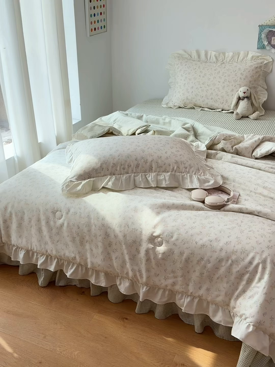 91家纺网 家纺一手货源 找家纺 女子家纺 2026新款全棉花边夏被全棉床盖夏被四件套 晚棠枝语