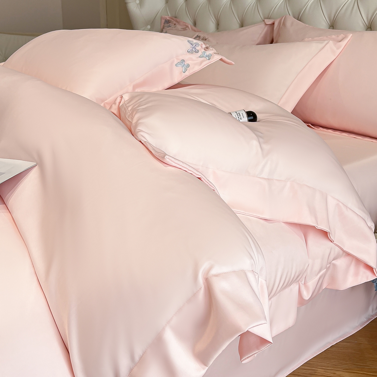 91家纺网 家纺一手货源 找家纺 （总）经年 2026春夏新款天丝刺绣四件套-蝶恋