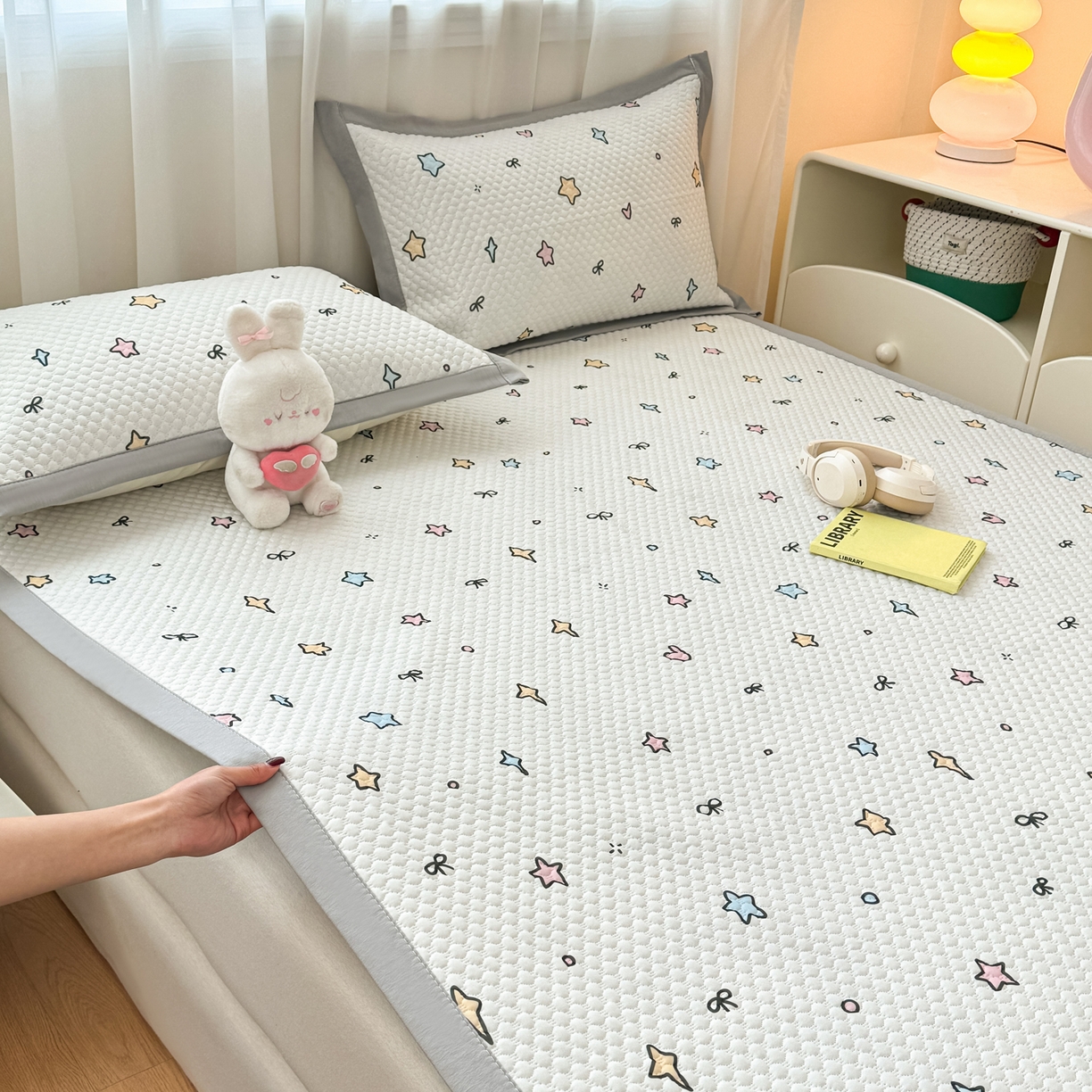 91家纺网 家纺一手货源 找家纺 寐居家纺 2026新款冰豆豆数码印花席三明治底凉席席子 星荣