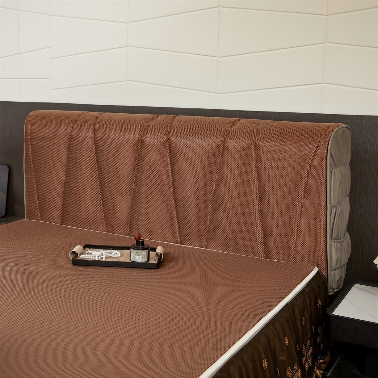 91家纺网 家纺一手货源 找家纺 情恒家纺 2026新款冰藤加厚双面全包床头罩 皇家-咖啡棕 1.5米