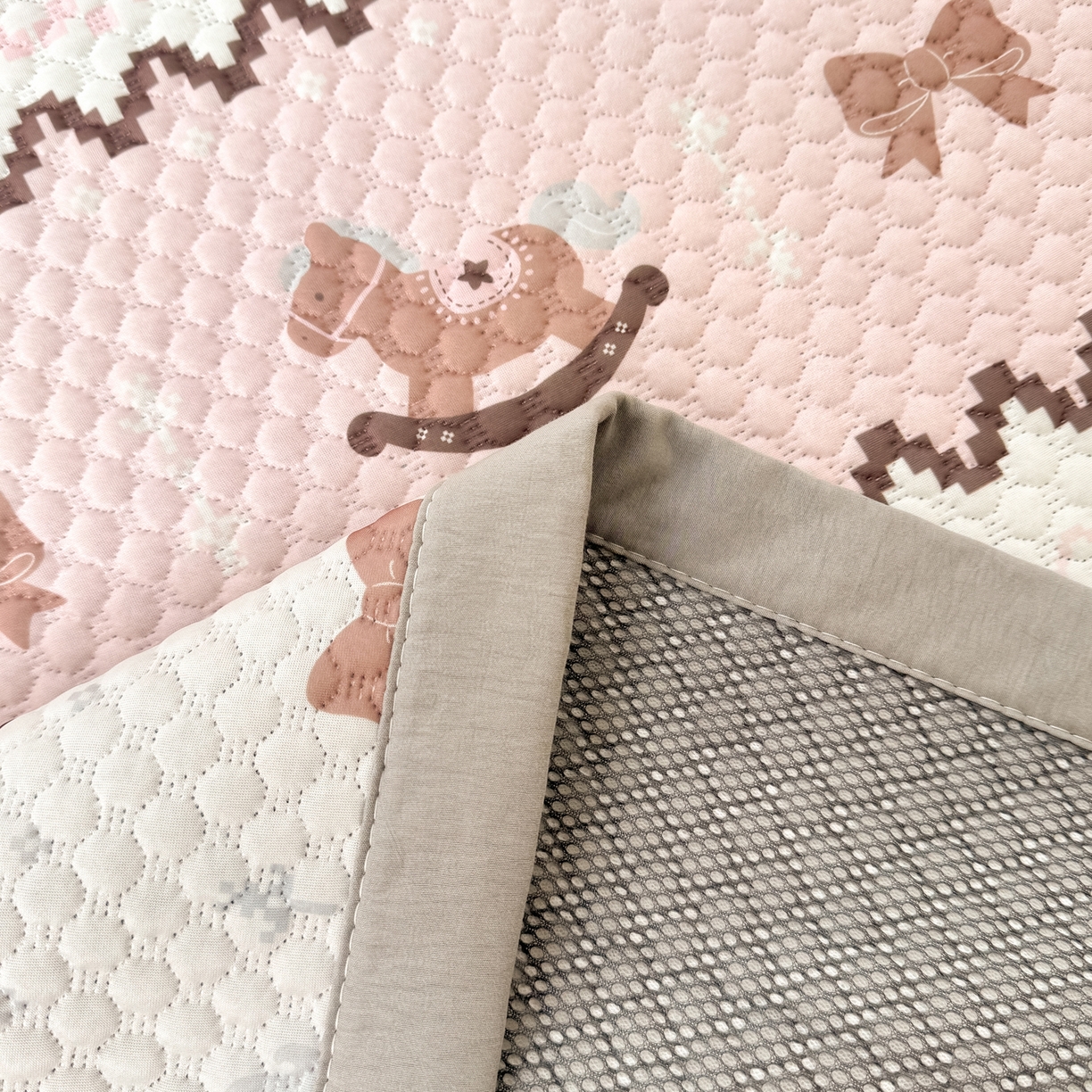 91家纺网 家纺一手货源 找家纺 寐居家纺 2026新款冰豆豆数码印花席三明治底凉席席子 摇摇马