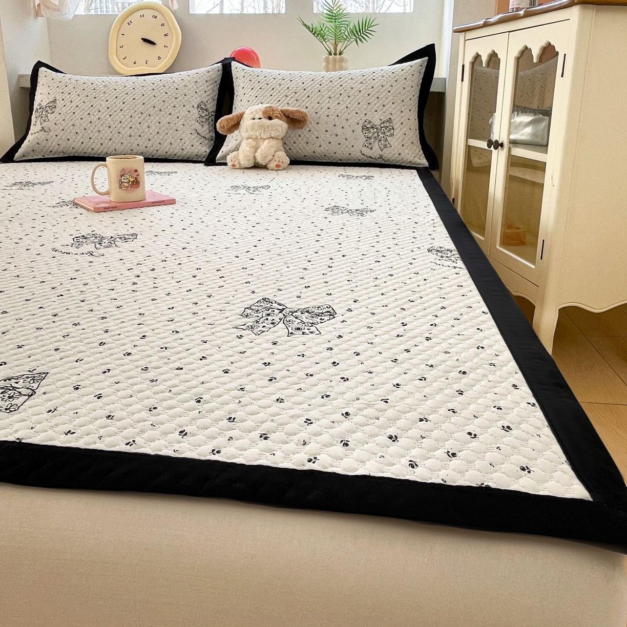 91家纺网 家纺一手货源 找家纺 寐居家纺 2026新款冰豆豆数码印花席三明治底凉席席子 叶语春禾