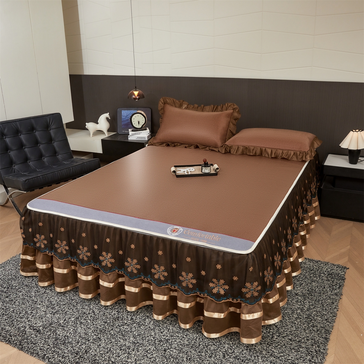 91家纺网 家纺一手货源 找家纺 情恒家纺 2026新款冰藤席可拆卸床裙款凉席席子凉席三件套-皇家 皇家-咖啡棕