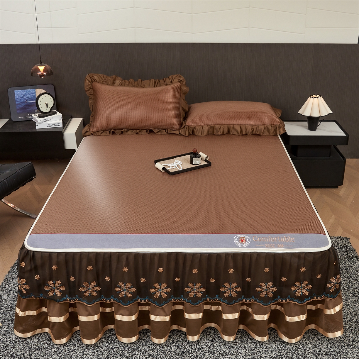 91家纺网 家纺一手货源 找家纺 情恒家纺 2026新款冰藤席可拆卸床裙款凉席席子凉席三件套-皇家 皇家-咖啡棕