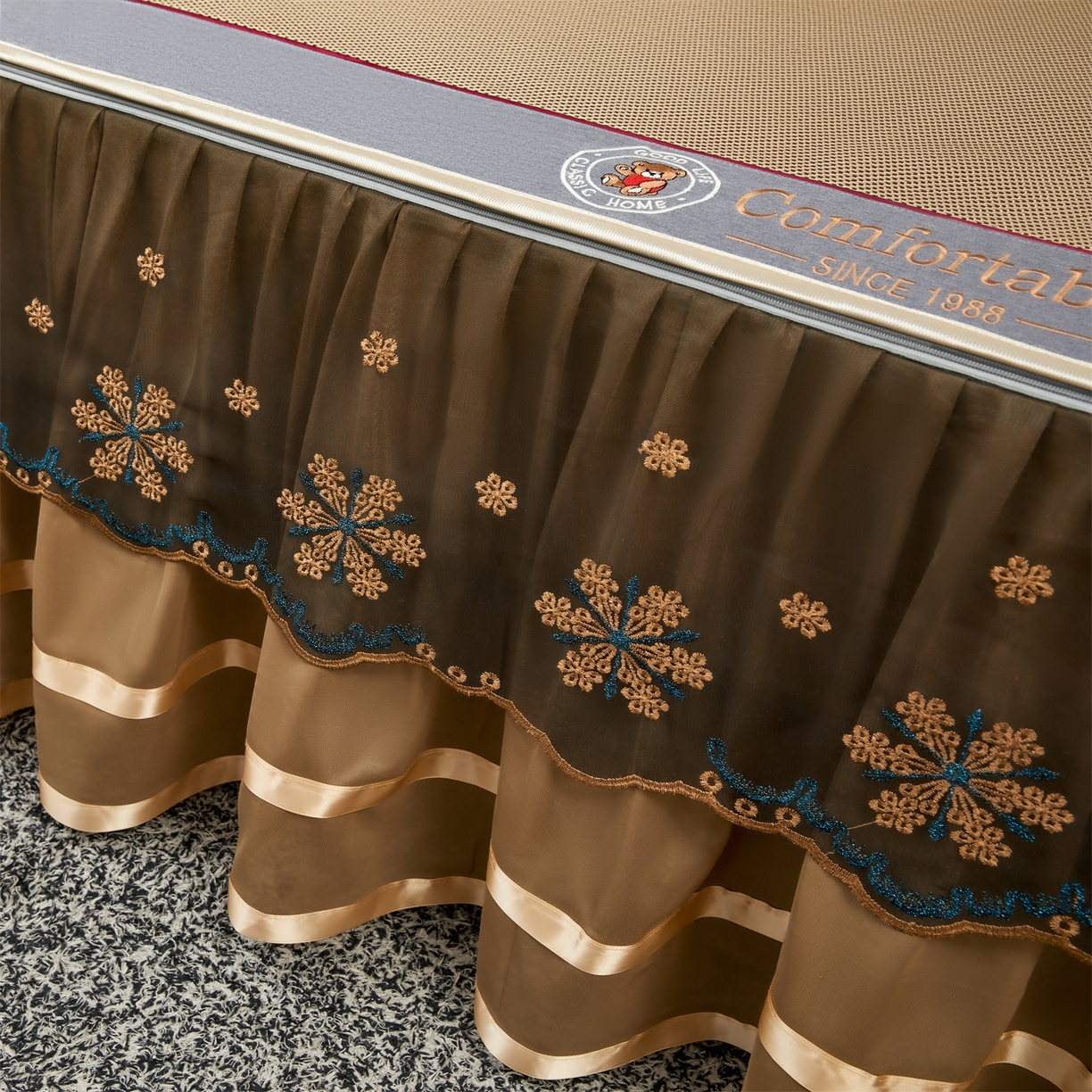 91家纺网 家纺一手货源 找家纺 情恒家纺 2026新款冰藤席可拆卸床裙款凉席席子凉席三件套-皇家 皇家-香槟金