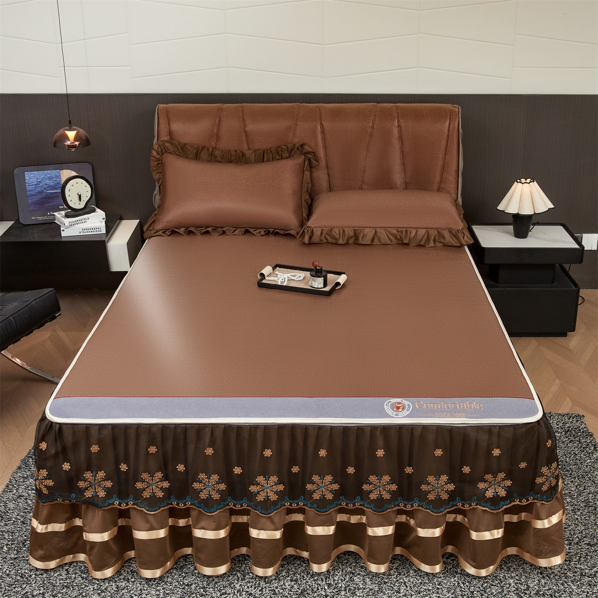 91家纺网 家纺一手货源 找家纺 情恒家纺 2026新款冰藤席可拆卸床裙款凉席席子凉席三件套-皇家 皇家-咖啡棕