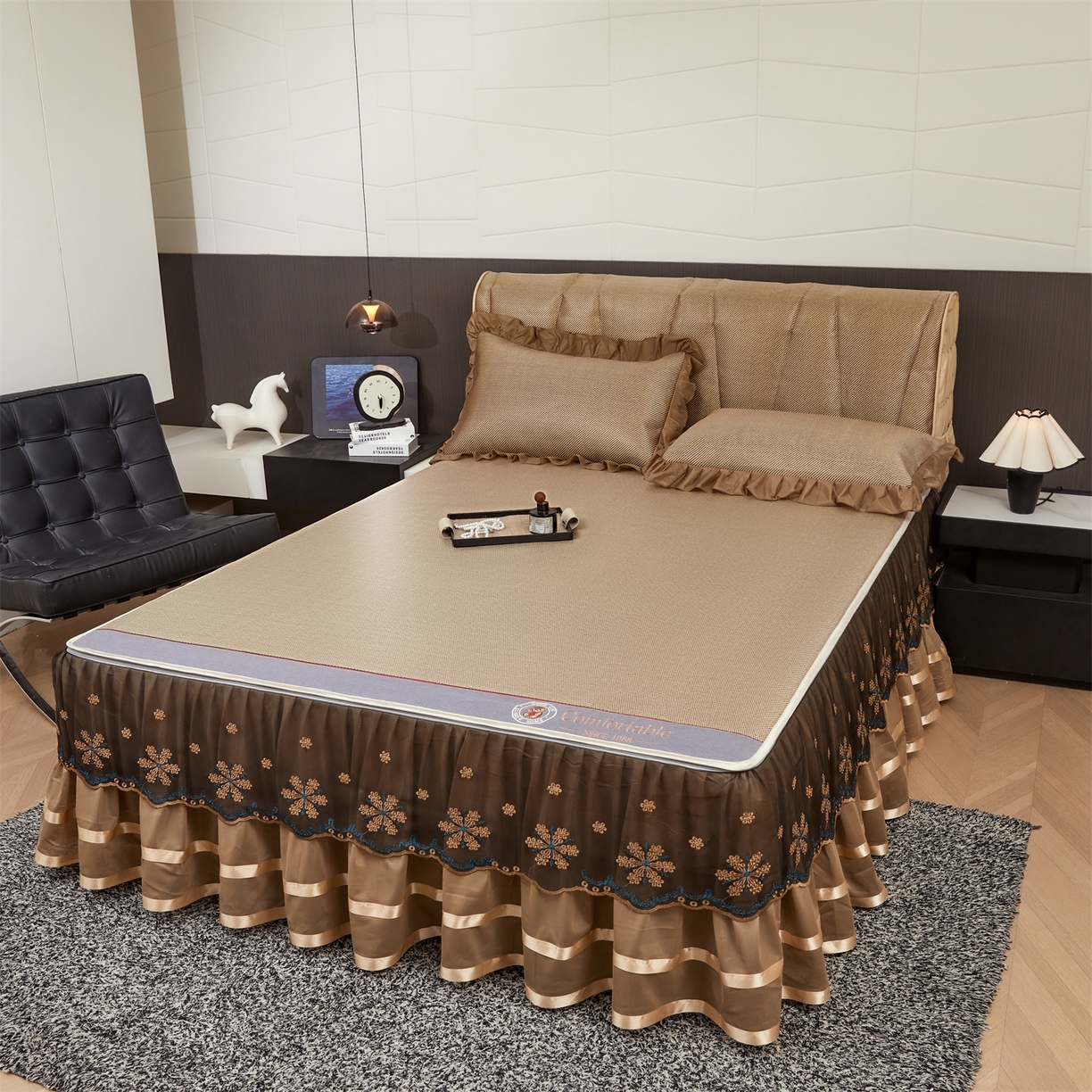 91家纺网 家纺一手货源 找家纺 情恒家纺 2026新款冰藤席可拆卸床裙款凉席席子凉席三件套-皇家 皇家-香槟金