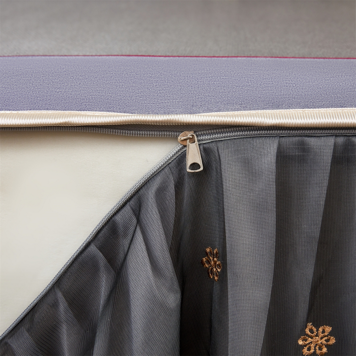 91家纺网 家纺一手货源 找家纺 情恒家纺 2026新款冰藤席可拆卸床裙款凉席席子凉席三件套-皇家 皇家-高级灰