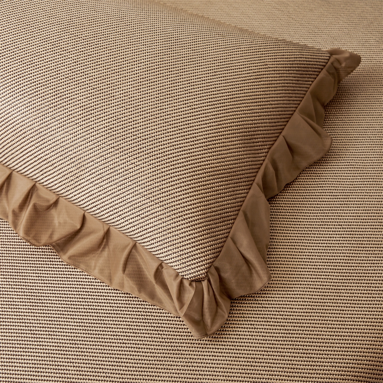 91家纺网 家纺一手货源 找家纺 情恒家纺 2026新款冰藤席可拆卸床裙款凉席席子凉席三件套-皇家 皇家-香槟金