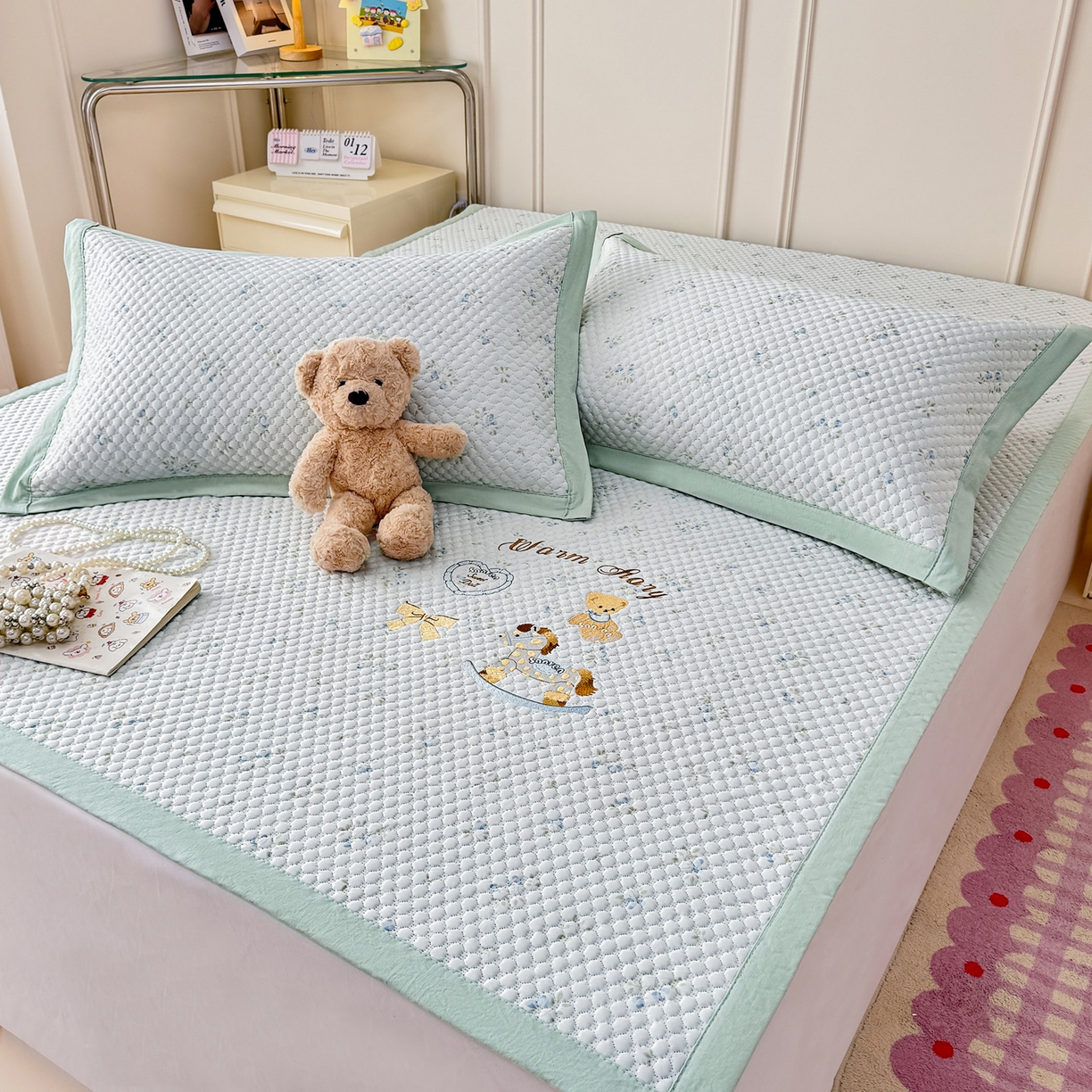 91家纺网 家纺一手货源 找家纺 寐居家纺 2026新款冰豆豆印加绣凉席席子 回忆童话