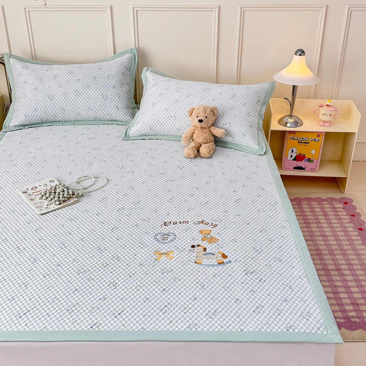 91家纺网 家纺一手货源 找家纺 寐居家纺 2026新款冰豆豆印加绣凉席席子 回忆童话