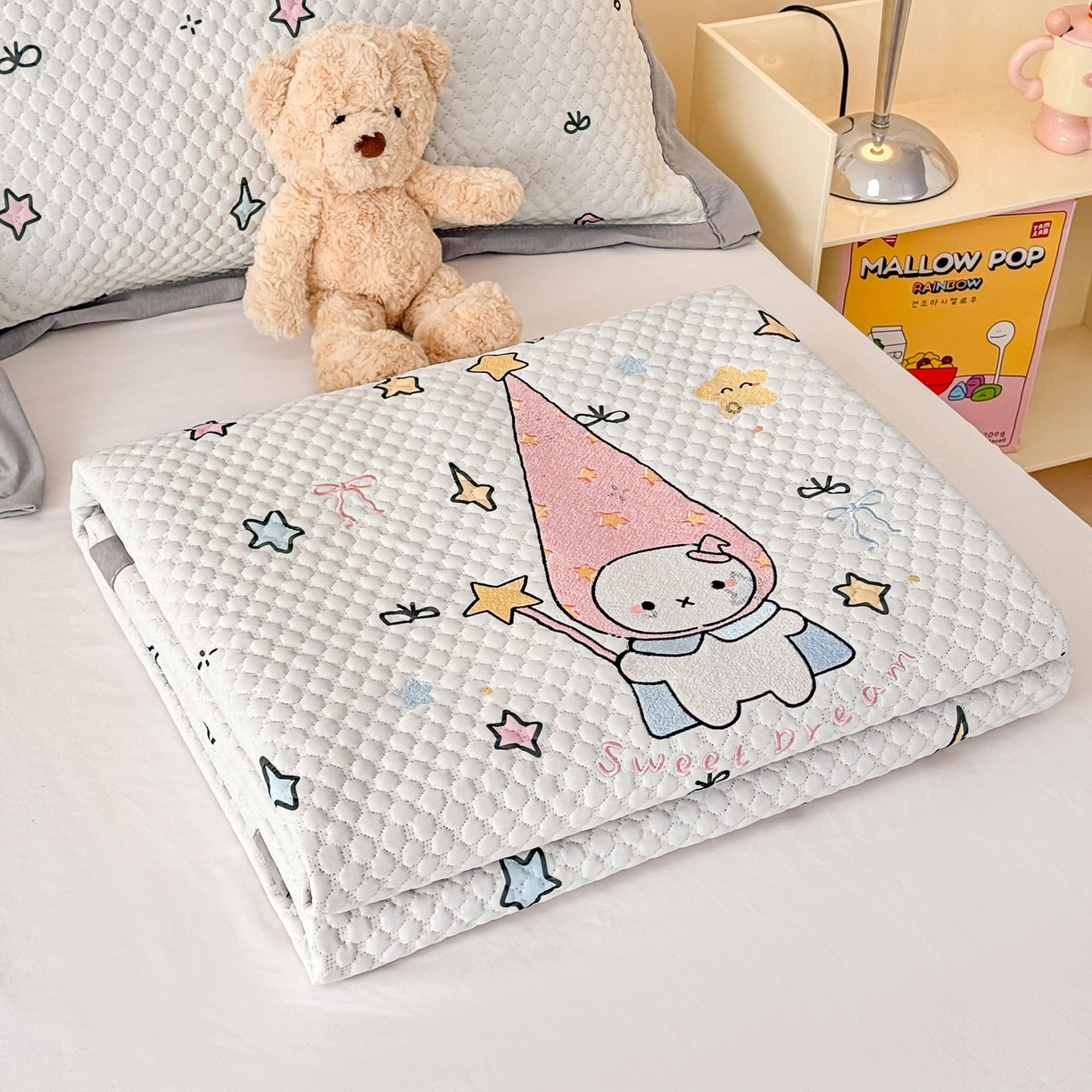 91家纺网 家纺一手货源 找家纺 寐居家纺 2026新款冰豆豆印加绣凉席席子 星辰仙子