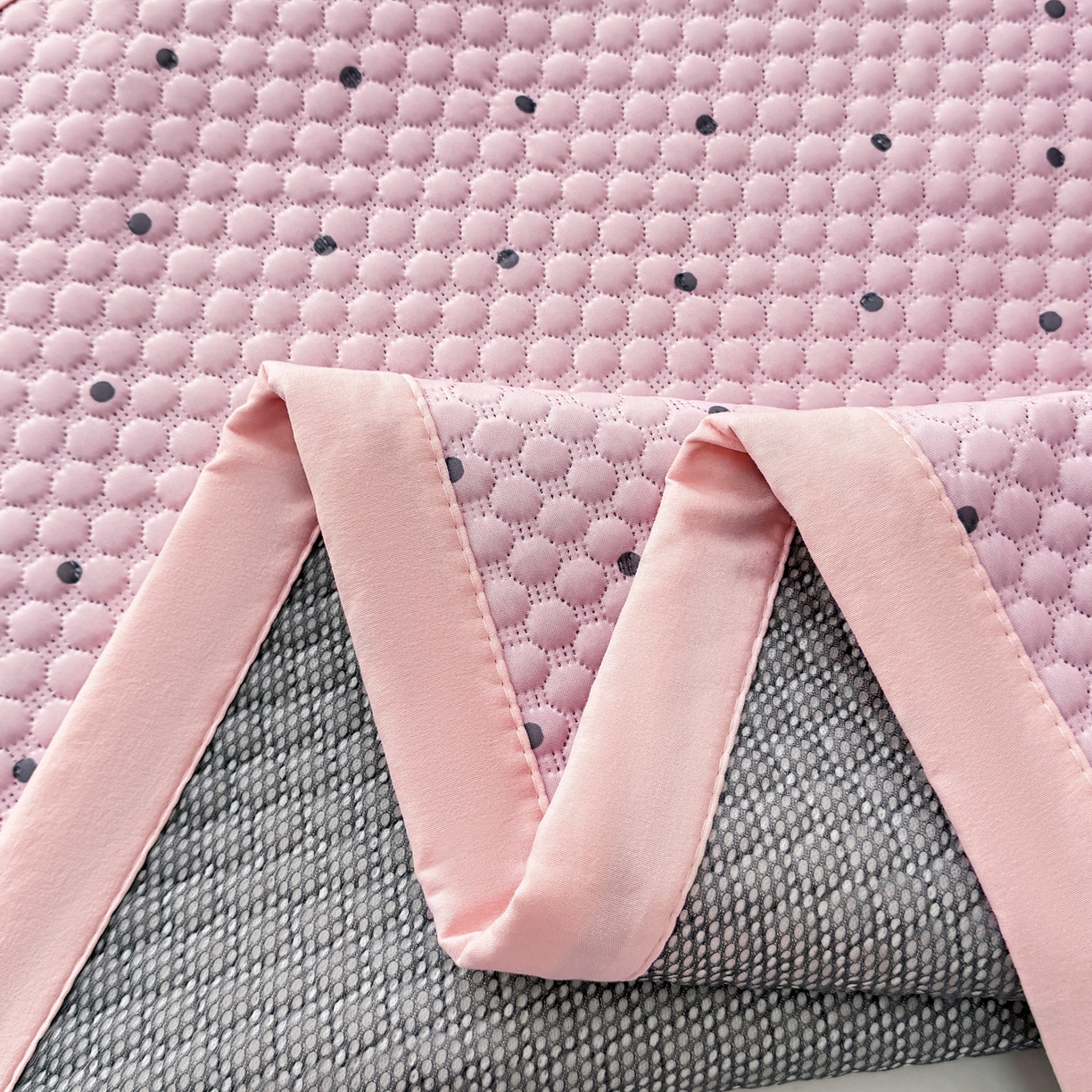 91家纺网 家纺一手货源 找家纺 寐居家纺 2026新款冰豆豆印加绣凉席席子 动感聚会