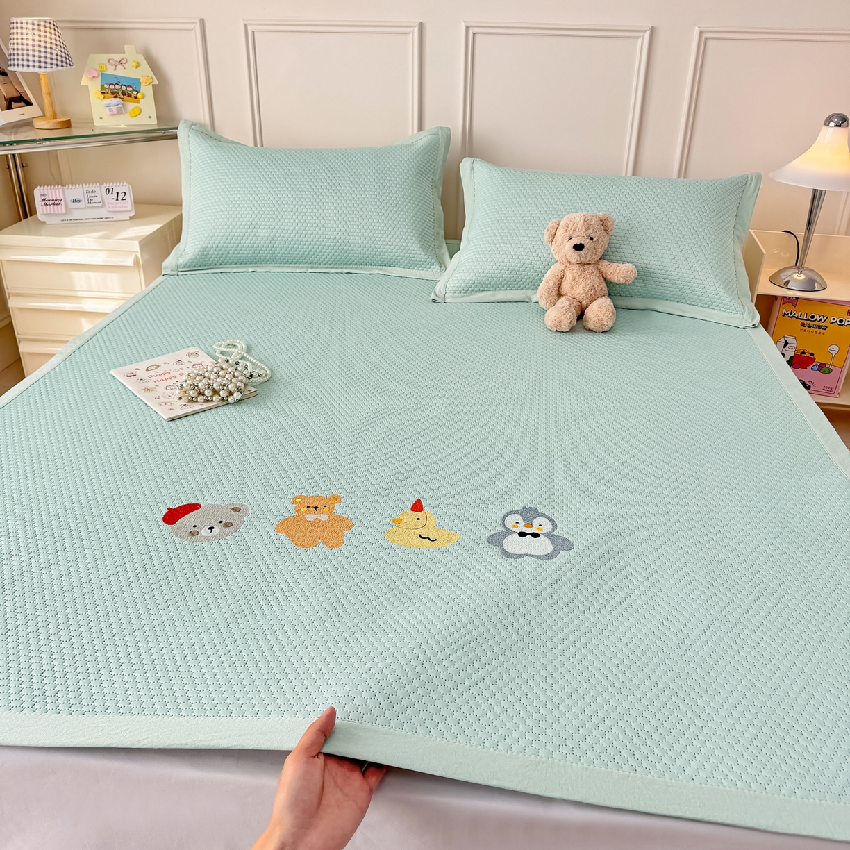 91家纺网 家纺一手货源 找家纺 寐居家纺 2026新款冰豆豆印加绣凉席席子 排排站