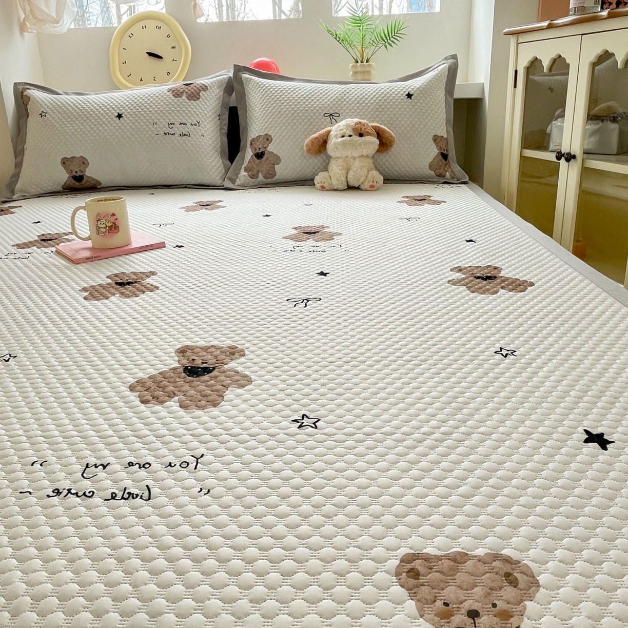 91家纺网 家纺一手货源 找家纺 寐居家纺 2026新款冰豆豆治愈系凉席席子 治愈-软萌熊灰