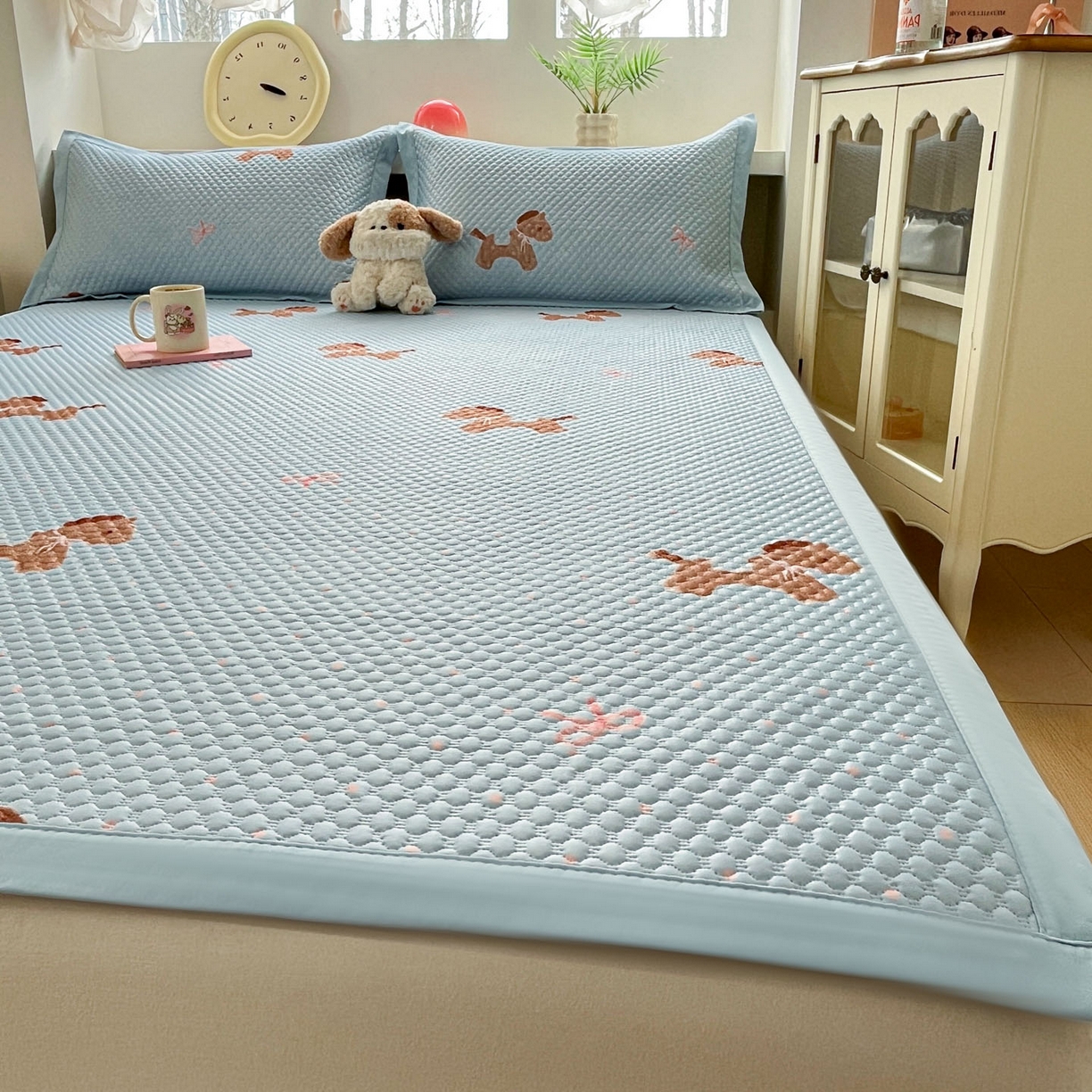 91家纺网 家纺一手货源 找家纺 寐居家纺 2026新款冰豆豆治愈系凉席席子 治愈-木马蓝