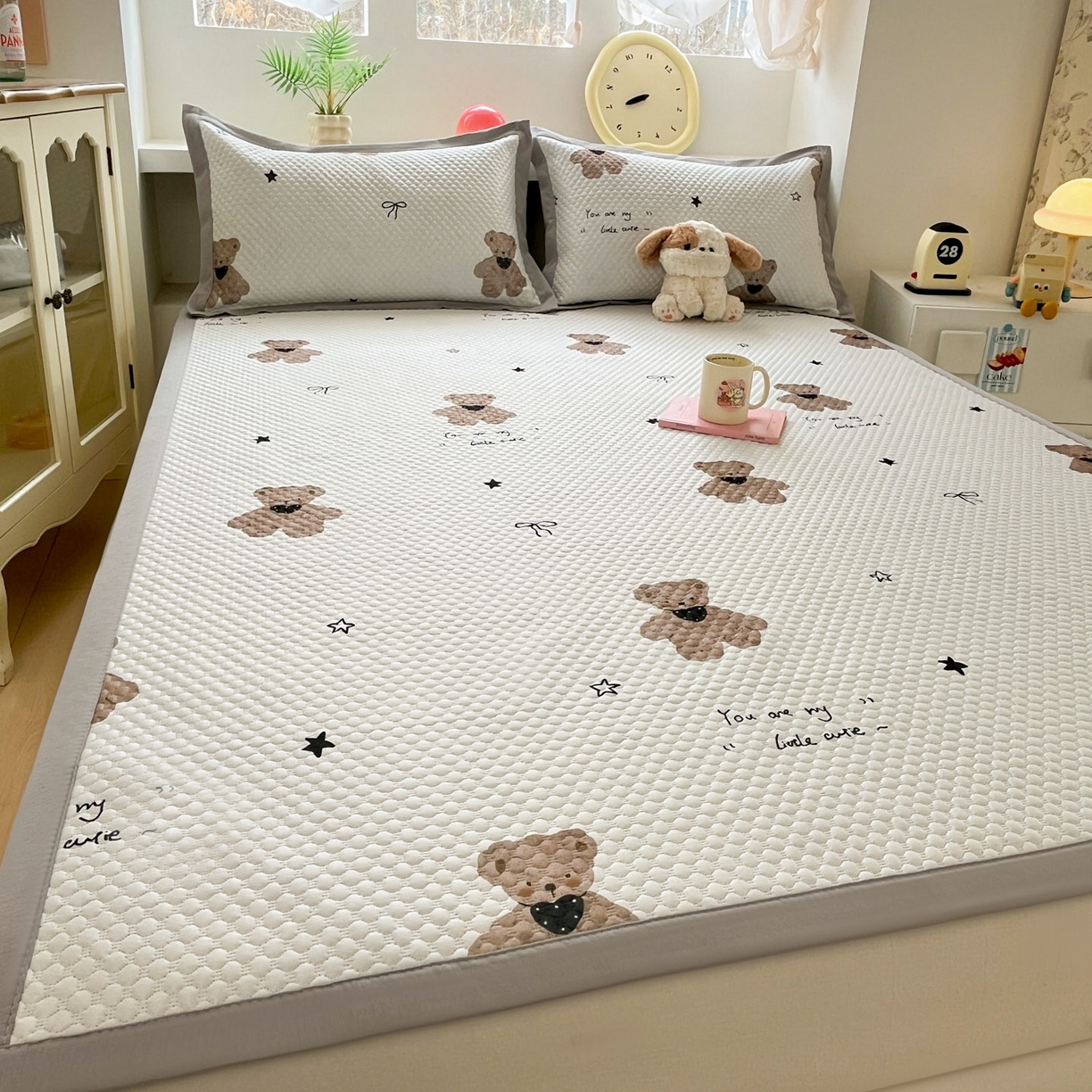 91家纺网 家纺一手货源 找家纺 寐居家纺 2026新款冰豆豆治愈系凉席席子 治愈-软萌熊灰