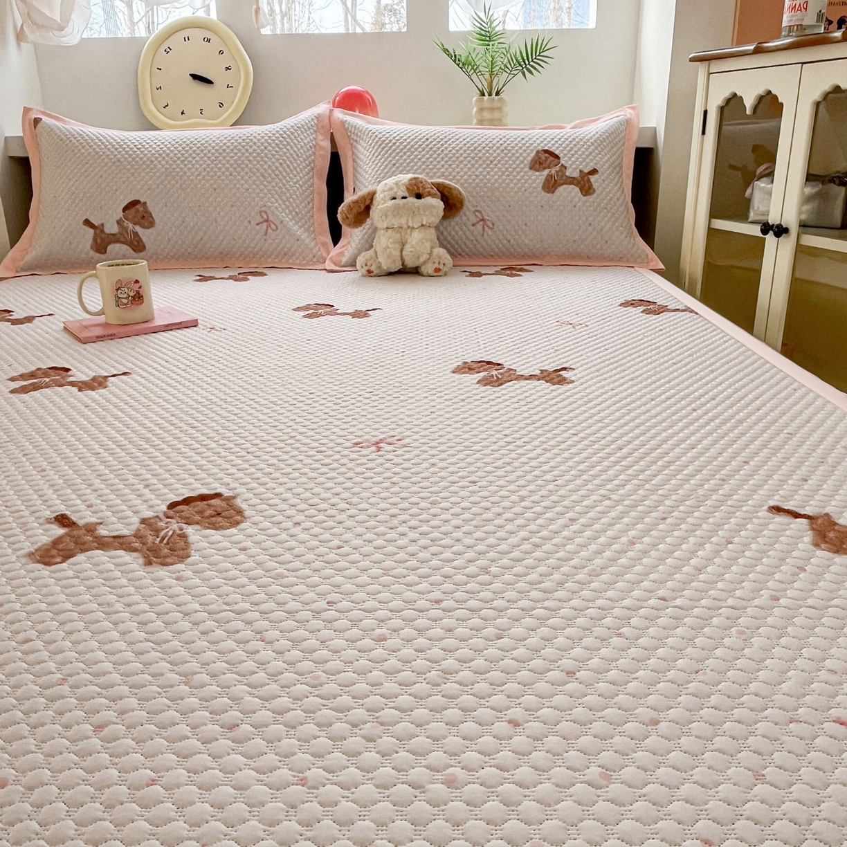 91家纺网 家纺一手货源 找家纺 寐居家纺 2026新款冰豆豆治愈系凉席席子 治愈-木马粉