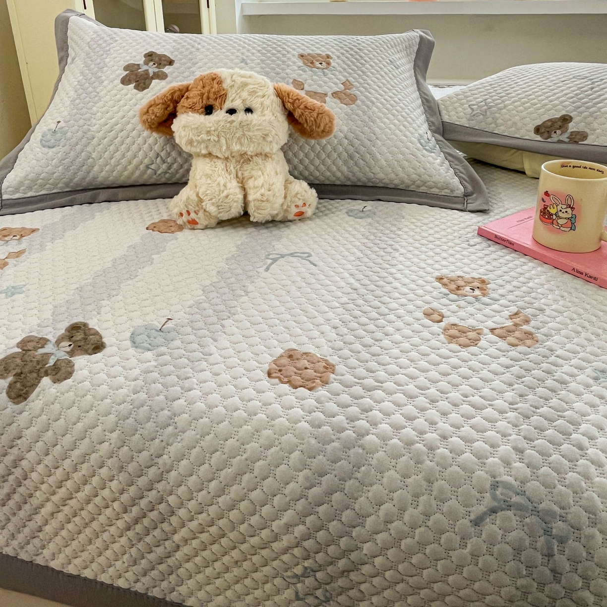 91家纺网 家纺一手货源 找家纺 寐居家纺 2026新款冰豆豆治愈系凉席席子 治愈-饼干熊灰