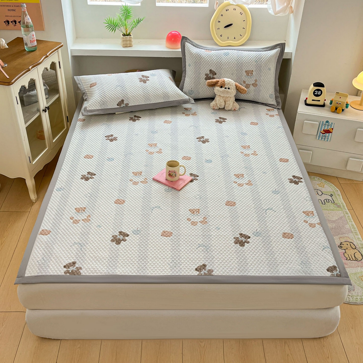 91家纺网 家纺一手货源 找家纺 寐居家纺 2026新款冰豆豆治愈系凉席席子 治愈-饼干熊灰