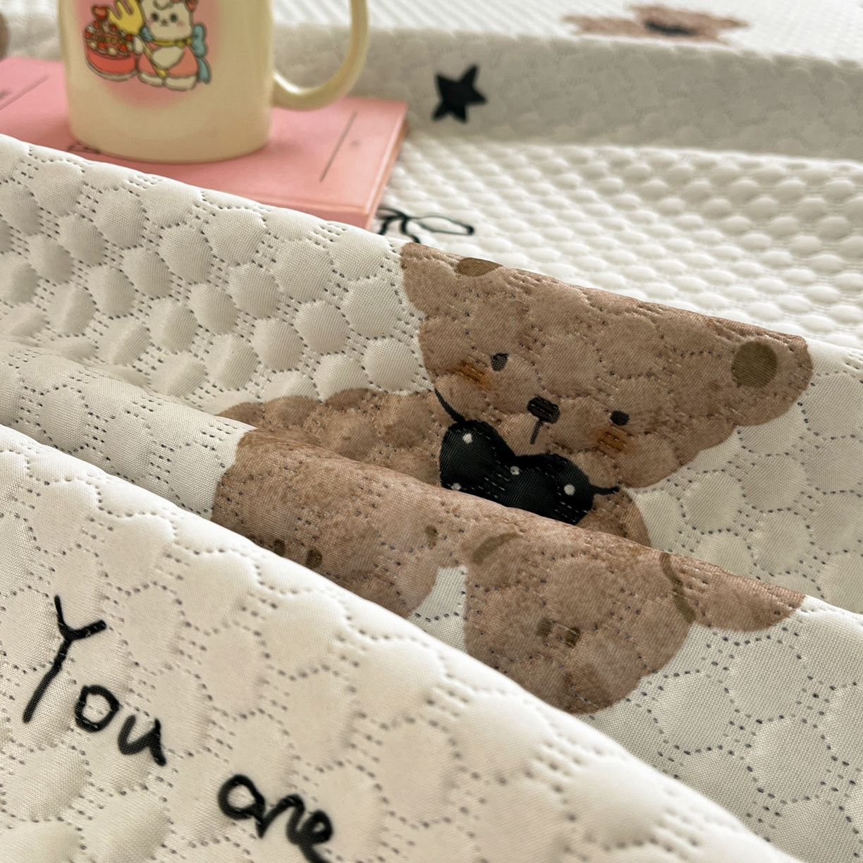 91家纺网 家纺一手货源 找家纺 寐居家纺 2026新款冰豆豆治愈系凉席席子 治愈-软萌熊灰