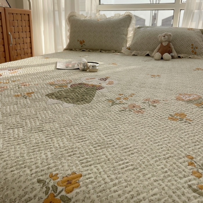 91家纺网 家纺一手货源 找家纺 悦织湾家纺 2026新款印花泡芙棉花边床盖三件套春秋夏秋床罩款三件套轻奢时尚 花边-含花诗放