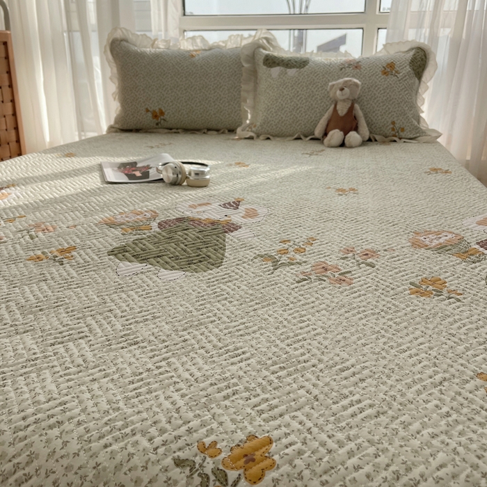 91家纺网 家纺一手货源 找家纺 悦织湾家纺 2026新款印花泡芙棉花边床盖三件套春秋夏秋床罩款三件套轻奢时尚 花边-含花诗放