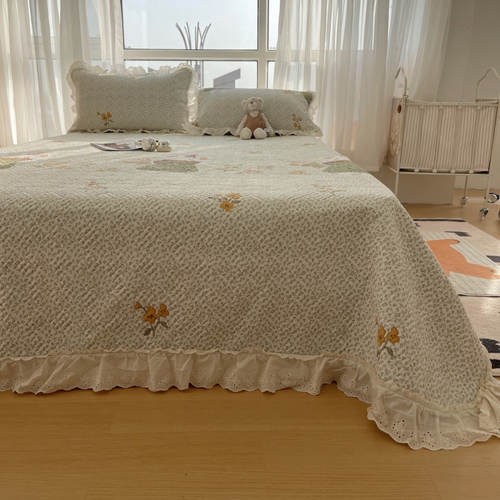 91家纺网 家纺一手货源 找家纺 悦织湾家纺 2026新款印花泡芙棉花边床盖三件套春秋夏秋床罩款三件套轻奢时尚 花边-含花诗放