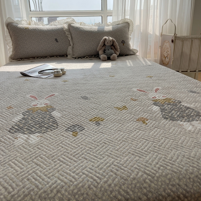 91家纺网 家纺一手货源 找家纺 悦织湾家纺 2026新款印花泡芙棉花边床盖三件套春秋夏秋床罩款三件套轻奢时尚 花边-花样年华