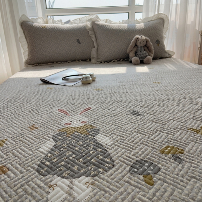 91家纺网 家纺一手货源 找家纺 悦织湾家纺 2026新款印花泡芙棉花边床盖三件套春秋夏秋床罩款三件套轻奢时尚 花边-花样年华