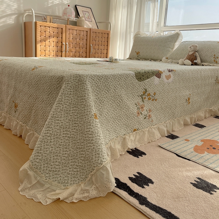 91家纺网 家纺一手货源 找家纺 悦织湾家纺 2026新款印花泡芙棉花边床盖三件套春秋夏秋床罩款三件套轻奢时尚 花边-含花诗放