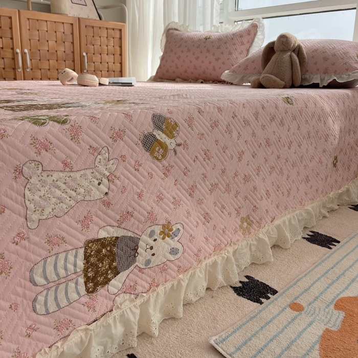 91家纺网 家纺一手货源 找家纺 悦织湾家纺 2026新款印花泡芙棉花边床盖三件套春秋夏秋床罩款三件套轻奢时尚 花边-温馨时光