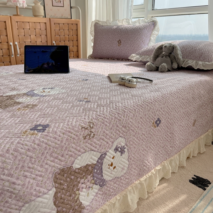 91家纺网 家纺一手货源 找家纺 悦织湾家纺 2026新款印花泡芙棉花边床盖三件套春秋夏秋床罩款三件套轻奢时尚 花边-可爱熊